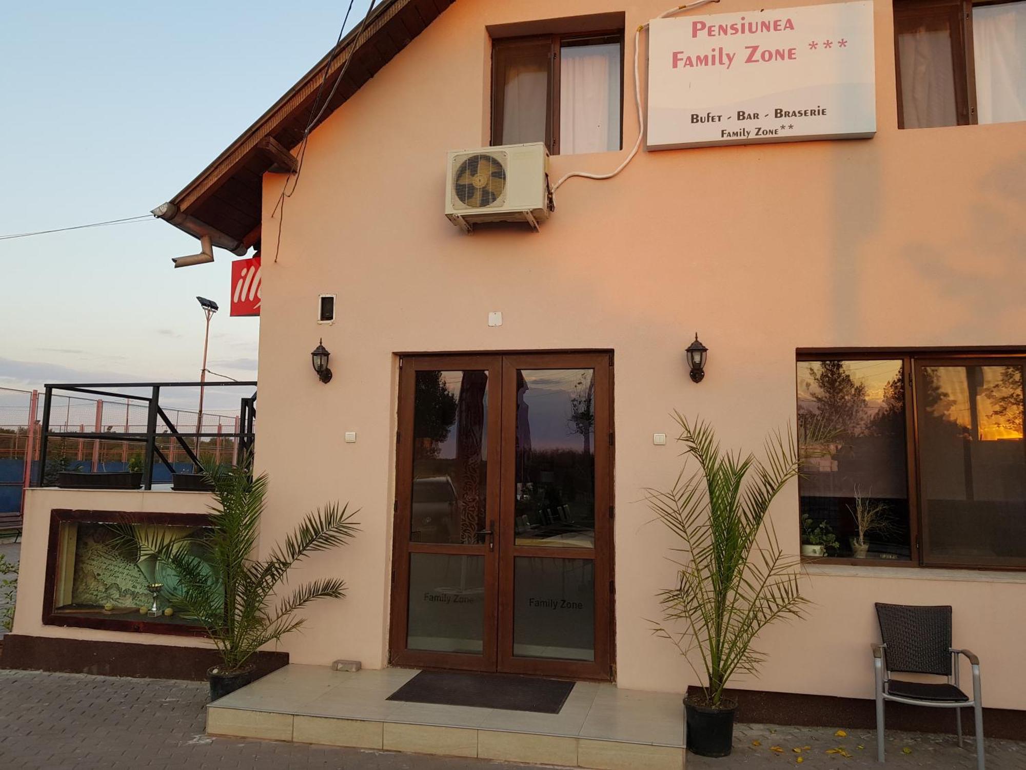 Pensiunea Family Zone Rosiori de Vede 外观 照片