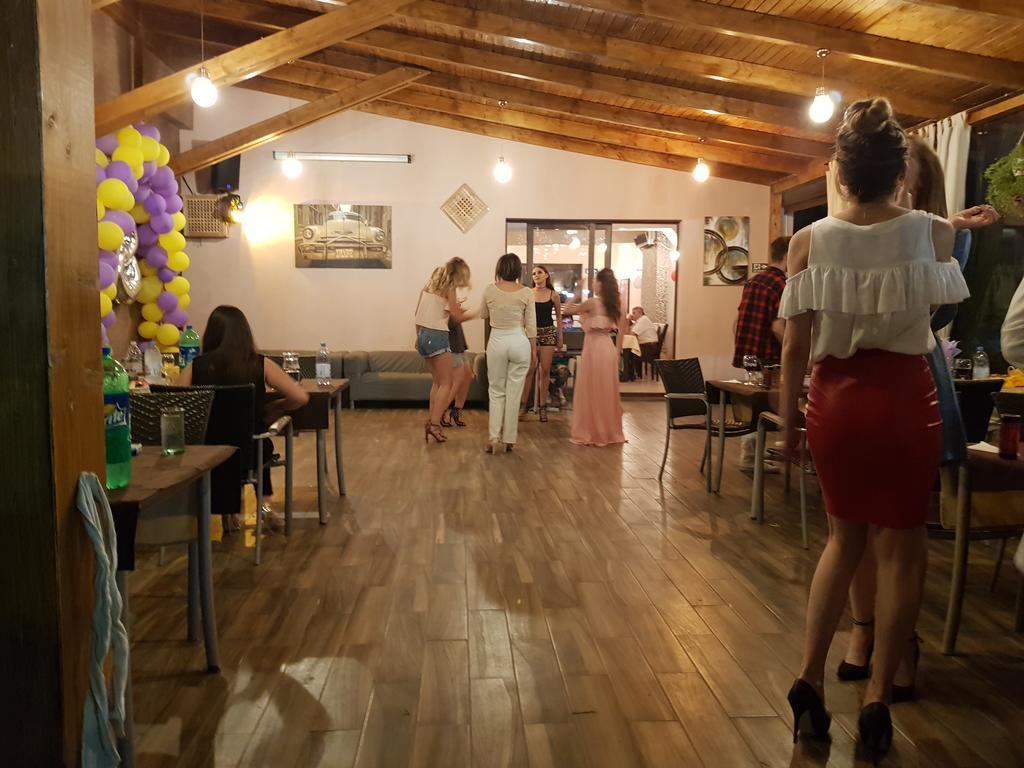 Pensiunea Family Zone Rosiori de Vede 外观 照片